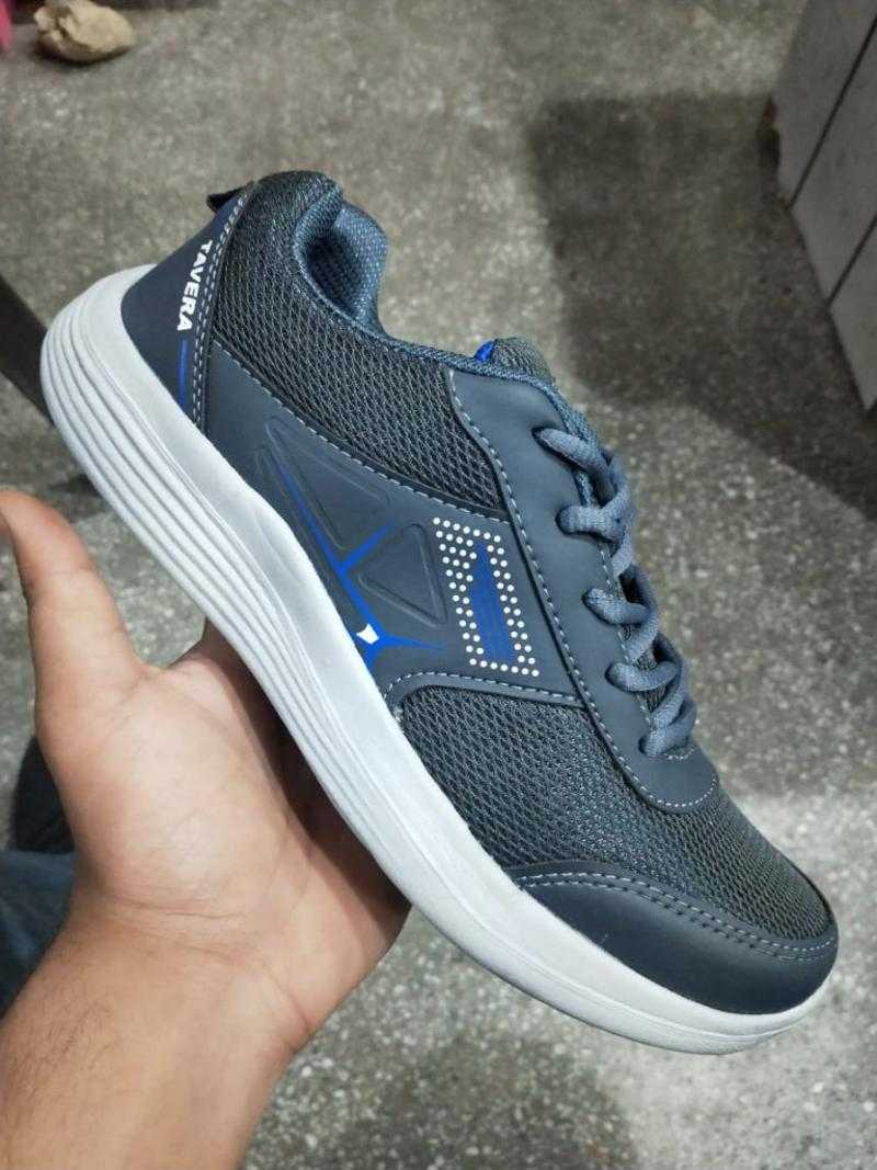 tavera sport shoes price